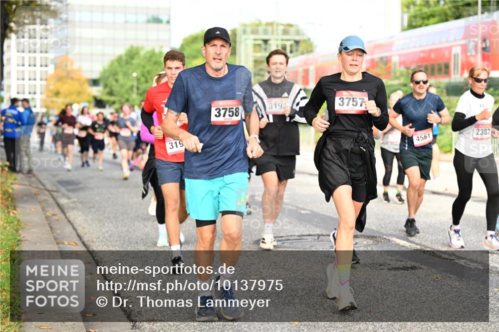 06.09.2026 - CURREX Alsterlauf Dr. Thomas Lammeyer http://msf.ph/oto/10137975 06.09.2026 10:04:03 Laufen 319, 3758, 3192, 3757, 11, 4561, 2387 meine-sportfotos.de