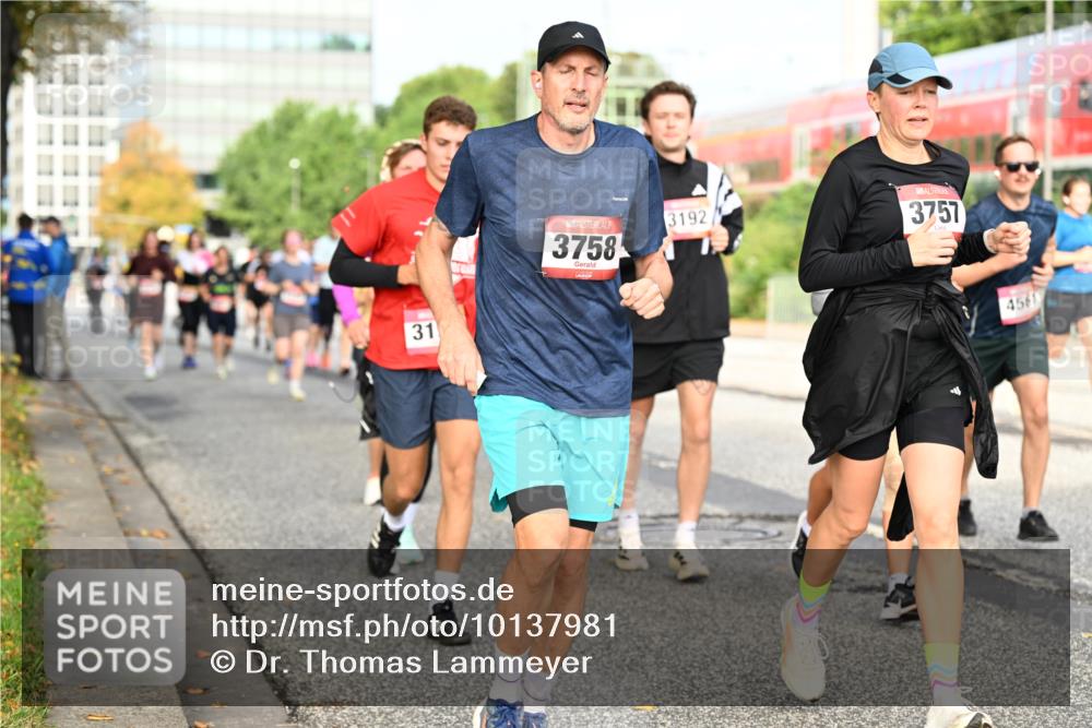 06.09.2026 - CURREX Alsterlauf Dr. Thomas Lammeyer http://msf.ph/oto/10137981 06.09.2026 10:04:04 Laufen 31, 3758, 3192, 3757, 4561 meine-sportfotos.de