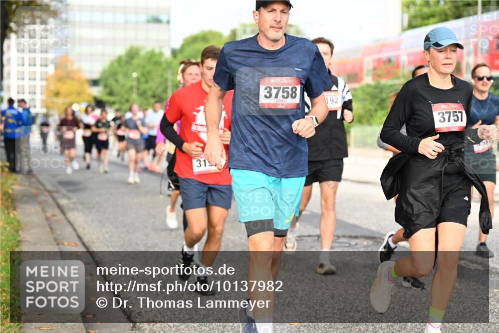 06.09.2026 - CURREX Alsterlauf Dr. Thomas Lammeyer http://msf.ph/oto/10137982 06.09.2026 10:04:04 Laufen 31, 3758, 192, 3757 meine-sportfotos.de
