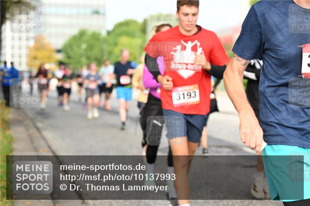 06.09.2026 - CURREX Alsterlauf Dr. Thomas Lammeyer http://msf.ph/oto/10137993 06.09.2026 10:04:05 Laufen 3193 meine-sportfotos.de