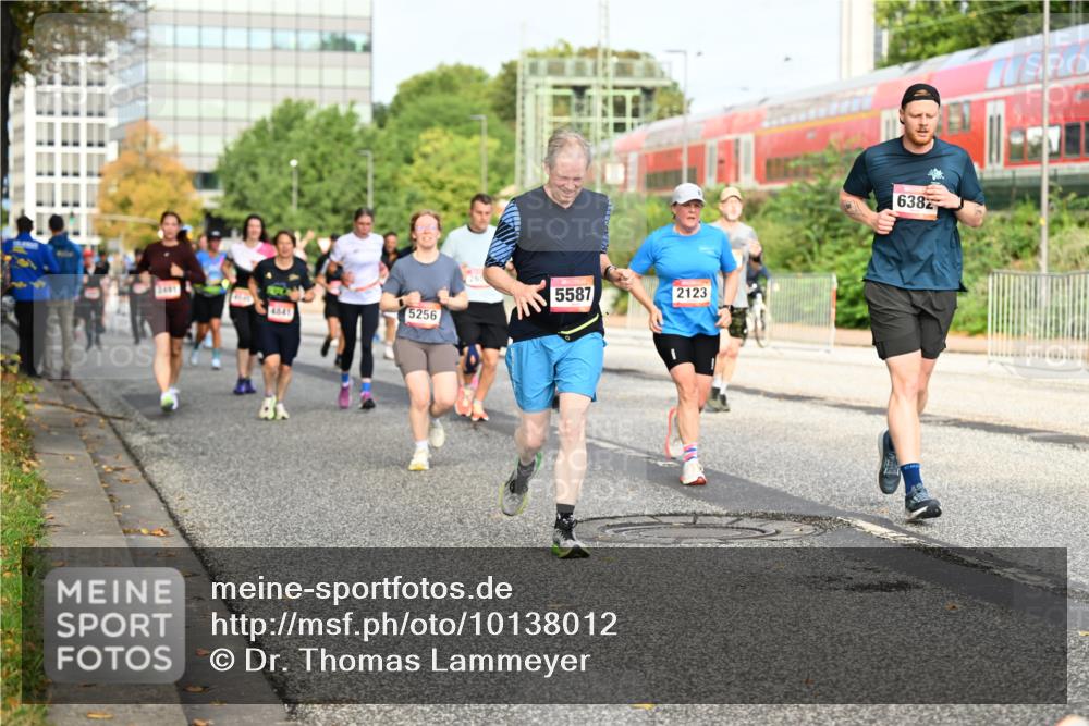 06.09.2026 - CURREX Alsterlauf Dr. Thomas Lammeyer http://msf.ph/oto/10138012 06.09.2026 10:04:07 Laufen 5587, 2123, 4641, 5256, 6382 meine-sportfotos.de