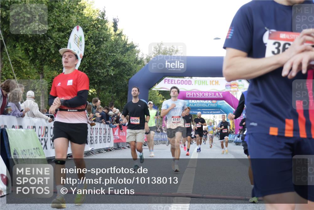 06.09.2026 - CURREX Alsterlauf Yannick Fuchs http://msf.ph/oto/10138013 06.09.2026 09:45:32 Ziel 2101, 2111, 2170, 2406, 2615, 3146, 3259, 3615, 4141, 4581, 5699, 5805, 5988, 6450, 8192, 8341 meine-sportfotos.de