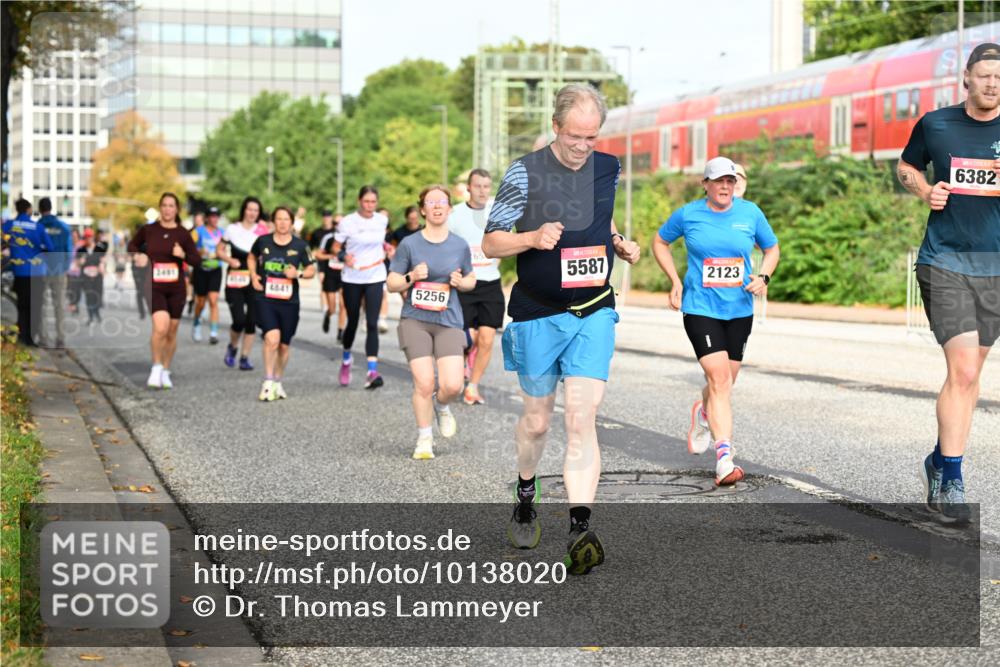 06.09.2026 - CURREX Alsterlauf Dr. Thomas Lammeyer http://msf.ph/oto/10138020 06.09.2026 10:04:07 Laufen 40, 5256, 4841, 5587, 2123, 6382 meine-sportfotos.de