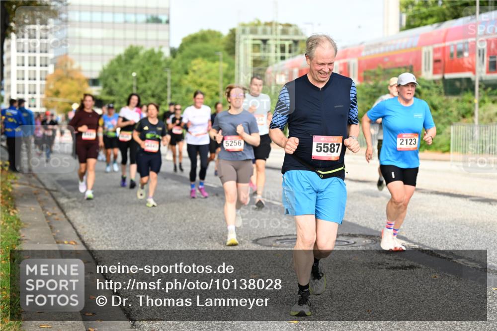 06.09.2026 - CURREX Alsterlauf Dr. Thomas Lammeyer http://msf.ph/oto/10138028 06.09.2026 10:04:08 Laufen 5256, 7424, 5587, 2123 meine-sportfotos.de