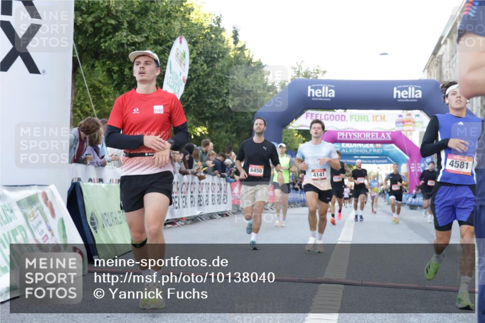 06.09.2026 - CURREX Alsterlauf Yannick Fuchs http://msf.ph/oto/10138040 06.09.2026 09:45:32 Ziel 2101, 2111, 2170, 2406, 2615, 3146, 3259, 3615, 4141, 4581, 5699, 5805, 5988, 6450, 8192, 8341 meine-sportfotos.de