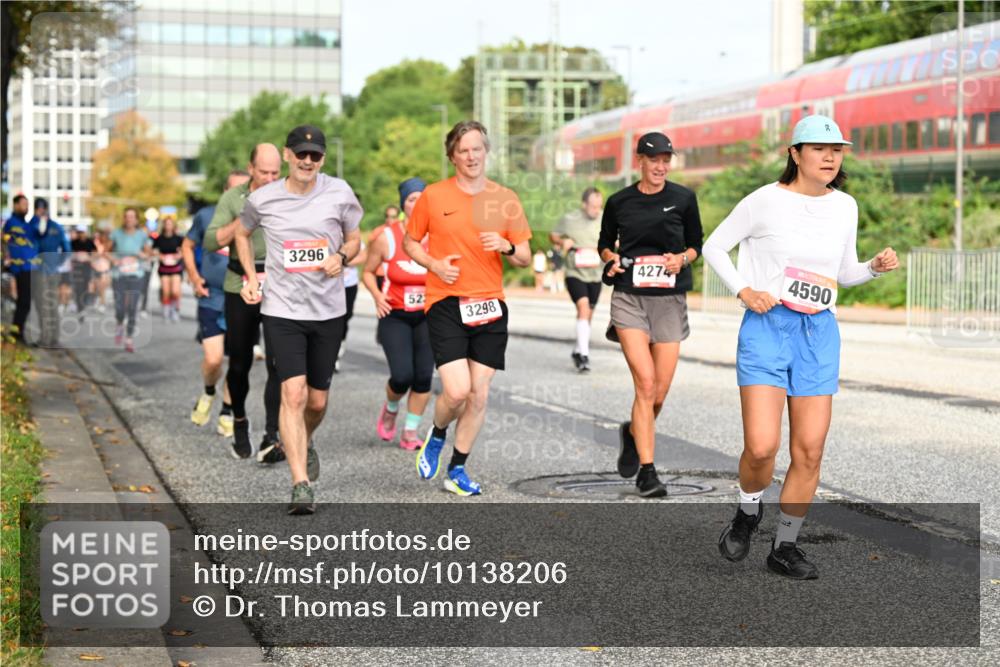 06.09.2026 - CURREX Alsterlauf Dr. Thomas Lammeyer http://msf.ph/oto/10138206 06.09.2026 10:04:25 Laufen 3296, 52, 3298, 4274, 4590 meine-sportfotos.de