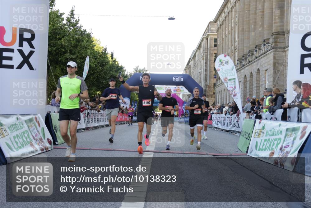 06.09.2026 - CURREX Alsterlauf Yannick Fuchs http://msf.ph/oto/10138323 06.09.2026 09:45:36 Ziel 2101, 2615, 2673, 3146, 3149, 3259, 3615, 4141, 4581, 5697, 5805, 5988, 6013, 6450, 8192 meine-sportfotos.de