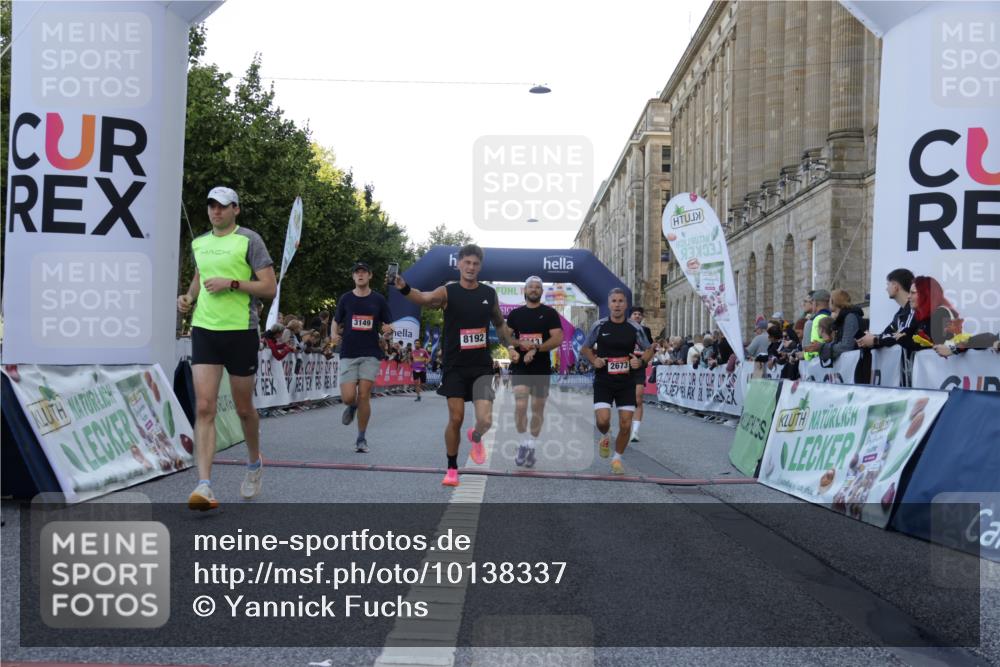 06.09.2026 - CURREX Alsterlauf Yannick Fuchs http://msf.ph/oto/10138337 06.09.2026 09:45:37 Ziel 2615, 2673, 3146, 3149, 3259, 3602, 3615, 4141, 4581, 5697, 6013, 6401, 6450, 8192 meine-sportfotos.de