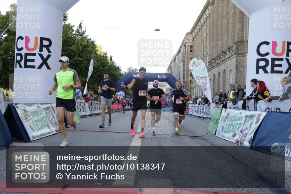 06.09.2026 - CURREX Alsterlauf Yannick Fuchs http://msf.ph/oto/10138347 06.09.2026 09:45:37 Ziel 2615, 2673, 3146, 3149, 3259, 3602, 3615, 4141, 4581, 5697, 6013, 6401, 6450, 8192 meine-sportfotos.de