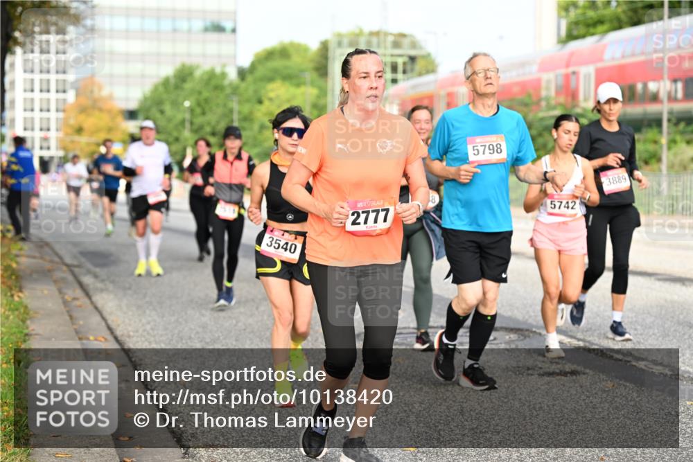 06.09.2026 - CURREX Alsterlauf Dr. Thomas Lammeyer http://msf.ph/oto/10138420 06.09.2026 10:04:45 Laufen 3540, 2777, 5798, 5742, 3889 meine-sportfotos.de