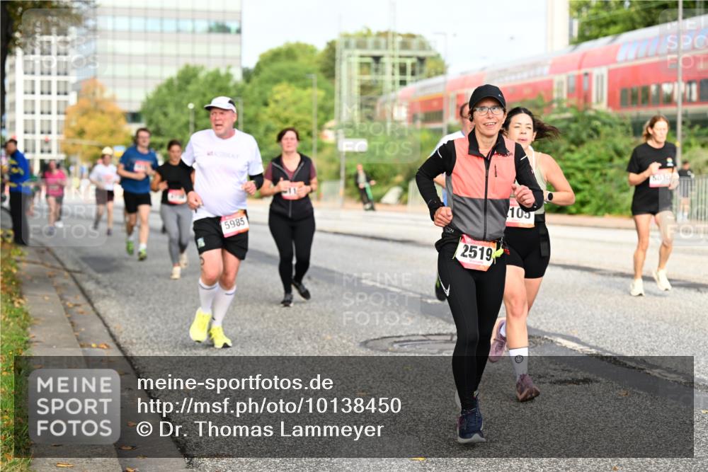06.09.2026 - CURREX Alsterlauf Dr. Thomas Lammeyer http://msf.ph/oto/10138450 06.09.2026 10:04:48 Laufen 5985, 2519, 105, 5030 meine-sportfotos.de
