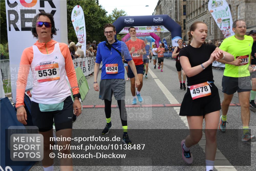 06.09.2026 - CURREX Alsterlauf Strokosch-Dieckow http://msf.ph/oto/10138487 06.09.2026 10:00:29 Ziel 2089, 2124, 2257, 2273, 2274, 2505, 2545, 2671, 2721, 2856, 4296, 4461, 4468, 4524, 4578, 5005, 5536, 6180, 6258, 6291, 6436, 6457, 8008, 8063, 8318 meine-sportfotos.de