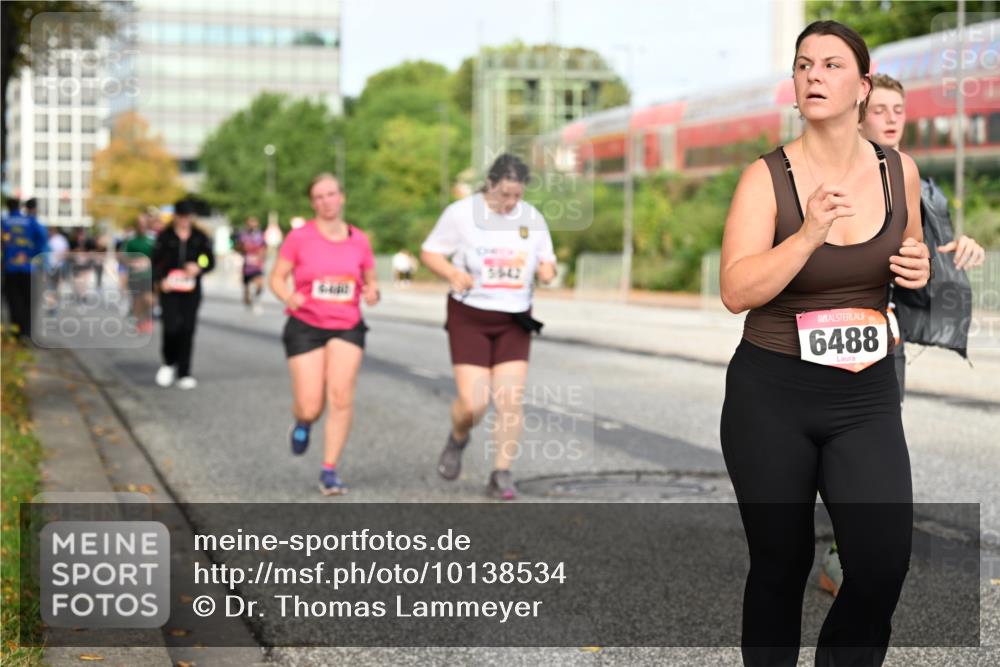 06.09.2026 - CURREX Alsterlauf Dr. Thomas Lammeyer http://msf.ph/oto/10138534 06.09.2026 10:04:57 Laufen 5542, 6488 meine-sportfotos.de