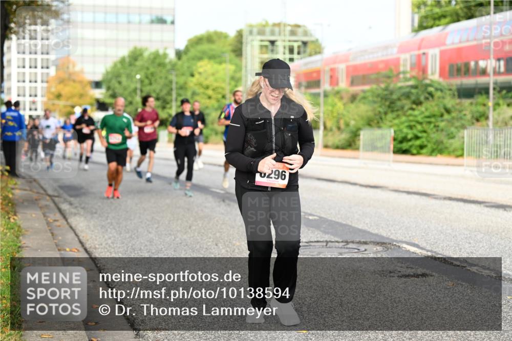 06.09.2026 - CURREX Alsterlauf Dr. Thomas Lammeyer http://msf.ph/oto/10138594 06.09.2026 10:05:03 Laufen 0296 meine-sportfotos.de