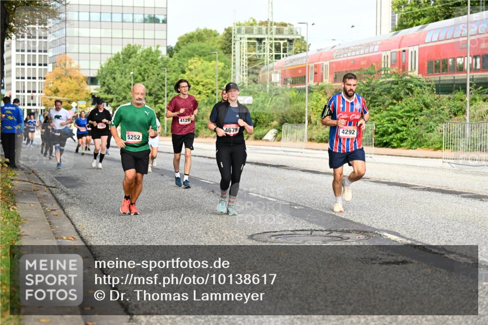 06.09.2026 - CURREX Alsterlauf Dr. Thomas Lammeyer http://msf.ph/oto/10138617 06.09.2026 10:05:05 Laufen 5252, 4129, 4675, 4292 meine-sportfotos.de