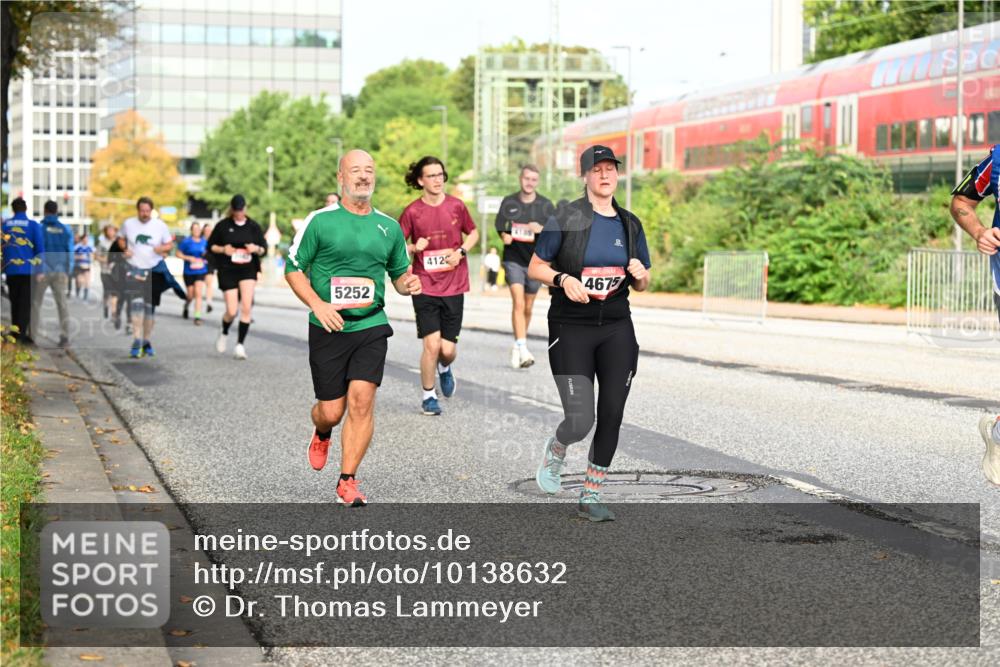 06.09.2026 - CURREX Alsterlauf Dr. Thomas Lammeyer http://msf.ph/oto/10138632 06.09.2026 10:05:06 Laufen 5252, 412, 4675 meine-sportfotos.de