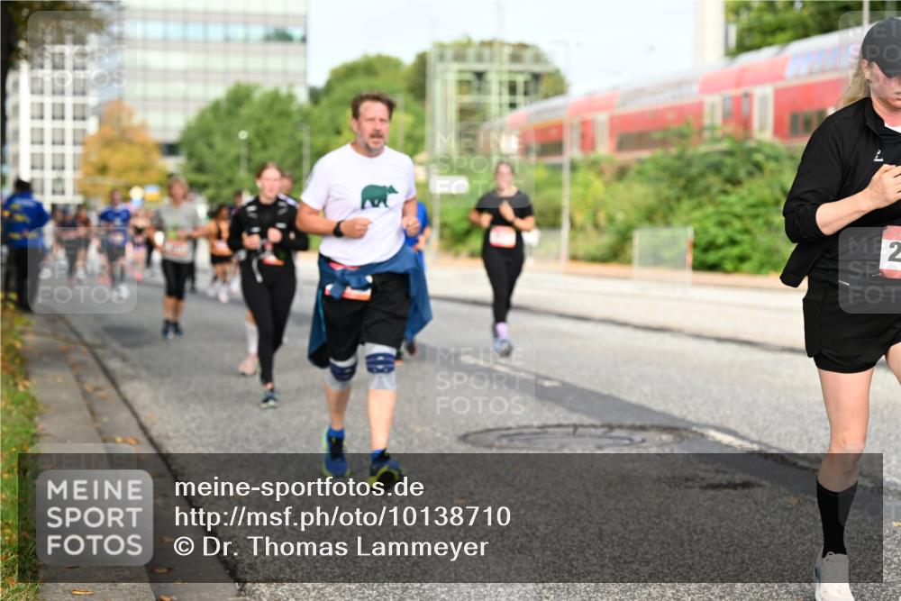 06.09.2026 - CURREX Alsterlauf Dr. Thomas Lammeyer http://msf.ph/oto/10138710 06.09.2026 10:05:14 Laufen 2 meine-sportfotos.de