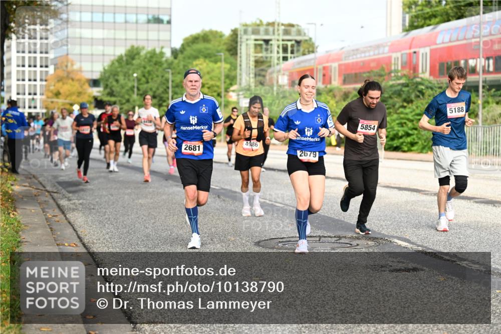 06.09.2026 - CURREX Alsterlauf Dr. Thomas Lammeyer http://msf.ph/oto/10138790 06.09.2026 10:05:21 Laufen 2681, 4986, 2679, 5854, 5188, 0 meine-sportfotos.de