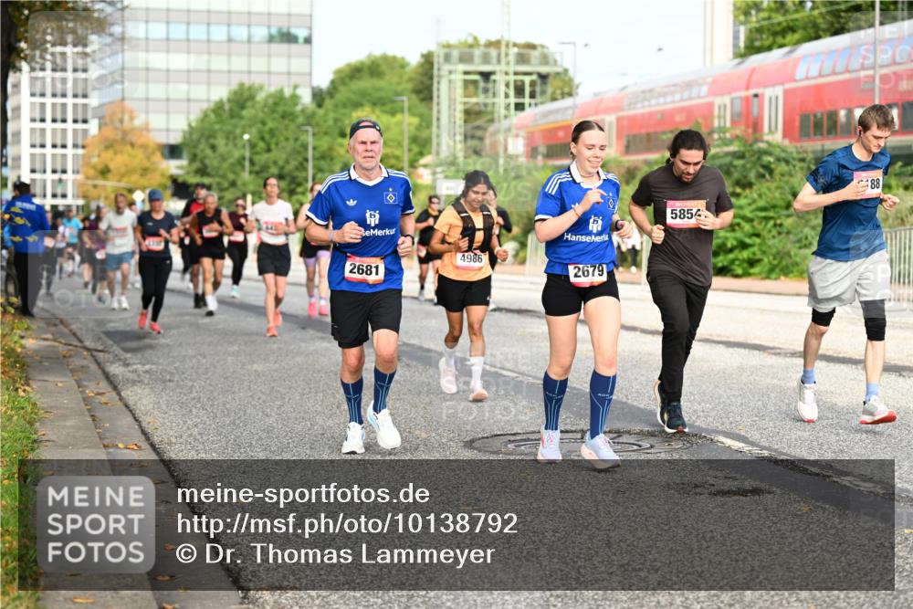 06.09.2026 - CURREX Alsterlauf Dr. Thomas Lammeyer http://msf.ph/oto/10138792 06.09.2026 10:05:22 Laufen 2681, 5854, 4986, 2679, 88 meine-sportfotos.de