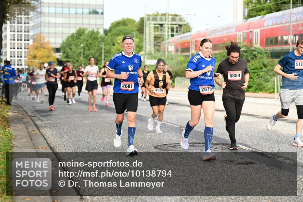 06.09.2026 - CURREX Alsterlauf Dr. Thomas Lammeyer http://msf.ph/oto/10138794 06.09.2026 10:05:22 Laufen 2681, 4986, 2679, 5854, 5188 meine-sportfotos.de