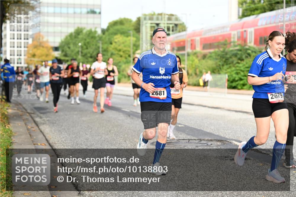 06.09.2026 - CURREX Alsterlauf Dr. Thomas Lammeyer http://msf.ph/oto/10138803 06.09.2026 10:05:22 Laufen 2681, 1986, 2679 meine-sportfotos.de