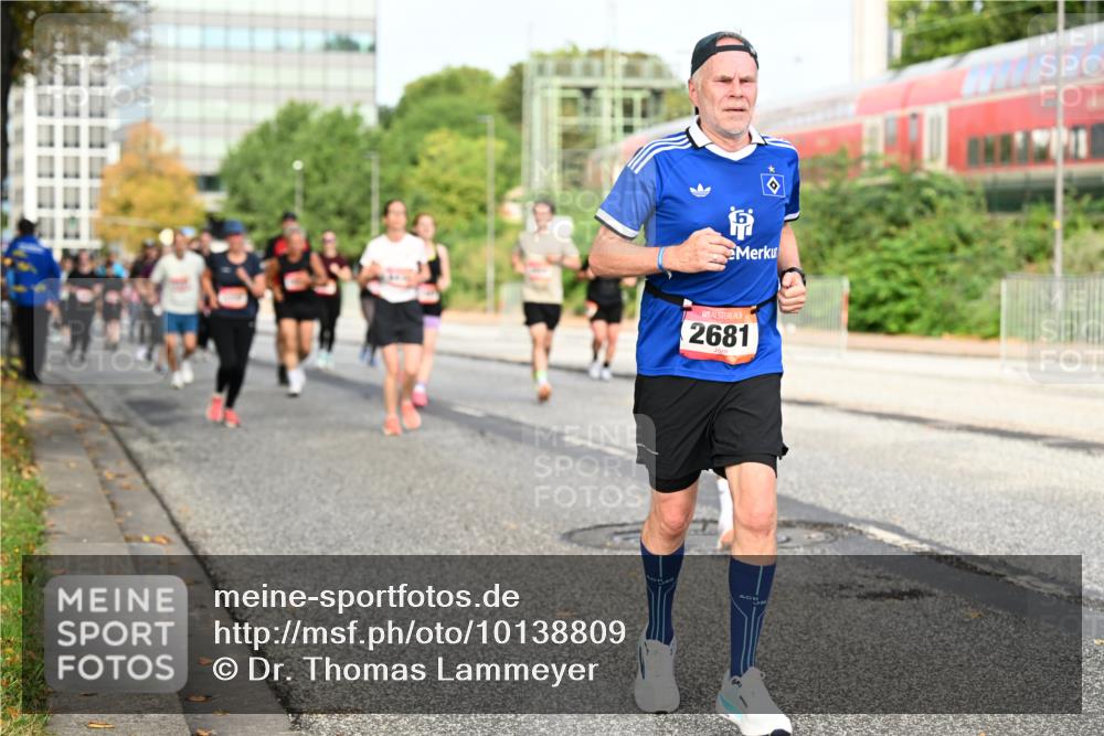 06.09.2026 - CURREX Alsterlauf Dr. Thomas Lammeyer http://msf.ph/oto/10138809 06.09.2026 10:05:23 Laufen 2681 meine-sportfotos.de