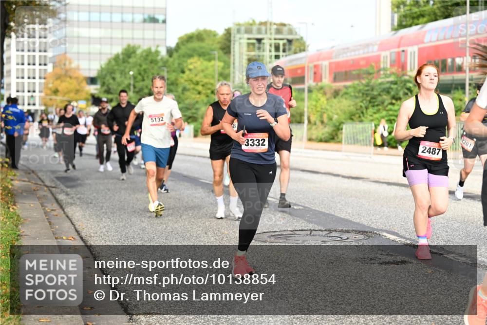 06.09.2026 - CURREX Alsterlauf Dr. Thomas Lammeyer http://msf.ph/oto/10138854 06.09.2026 10:05:27 Laufen 5132, 3332, 2487, 2201 meine-sportfotos.de