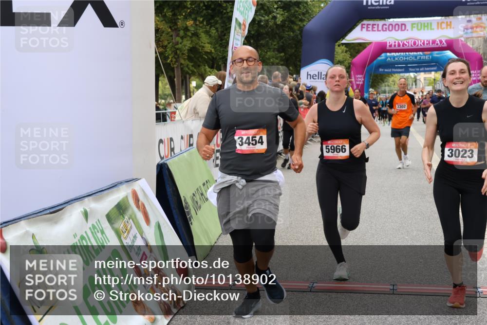 06.09.2026 - CURREX Alsterlauf Strokosch-Dieckow http://msf.ph/oto/10138902 06.09.2026 10:15:11 Ziel 2621, 2789, 2794, 2871, 2938, 3023, 3027, 3302, 3454, 4497, 5439, 5630, 5931, 5966, 6408, 8081 meine-sportfotos.de