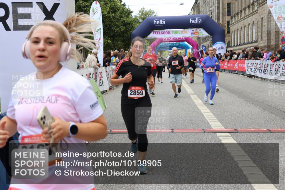 06.09.2026 - CURREX Alsterlauf Strokosch-Dieckow http://msf.ph/oto/10138905 06.09.2026 10:16:47 Ziel 2328, 2454, 2578, 2859, 3167, 3169, 3290, 3330, 3633, 3645, 4123, 4220, 4353, 4613, 5307, 5308, 5672, 5859, 8102 meine-sportfotos.de