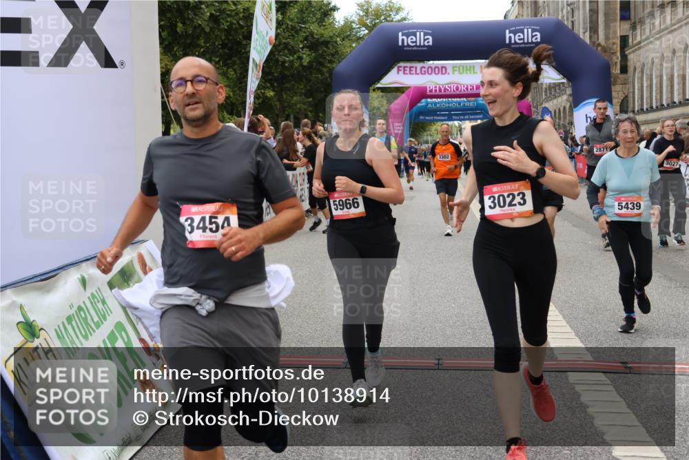06.09.2026 - CURREX Alsterlauf Strokosch-Dieckow http://msf.ph/oto/10138914 06.09.2026 10:15:11 Ziel 2621, 2789, 2794, 2871, 2938, 3023, 3027, 3302, 3454, 4497, 5439, 5630, 5931, 5966, 6408, 8081 meine-sportfotos.de