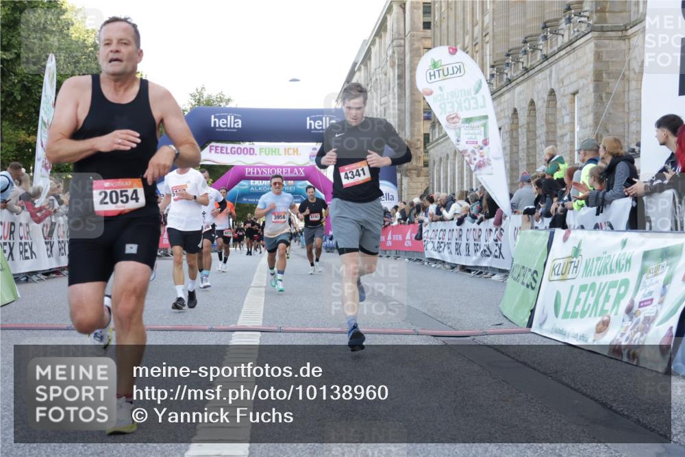 06.09.2026 - CURREX Alsterlauf Yannick Fuchs http://msf.ph/oto/10138960 06.09.2026 09:45:49 Ziel 2054, 3602, 3956, 4341, 4372, 4828, 4982, 5123, 6072, 6113, 6186, 6401, 6449, 8193, 8228 meine-sportfotos.de