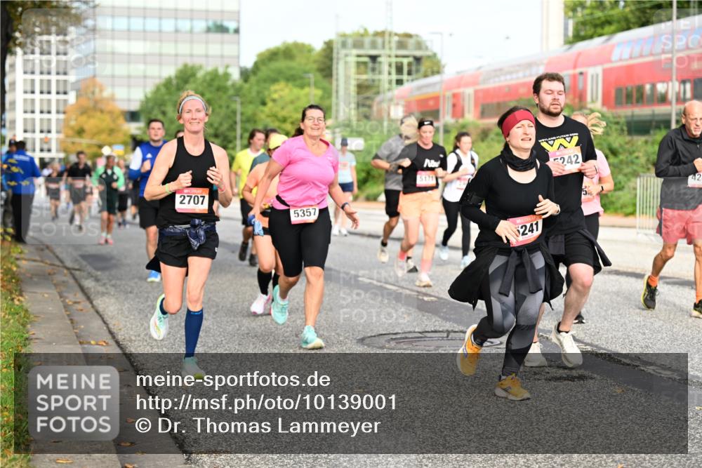 06.09.2026 - CURREX Alsterlauf Dr. Thomas Lammeyer http://msf.ph/oto/10139001 06.09.2026 10:05:43 Laufen 2707, 5357, 5171, 242, 241, 42 meine-sportfotos.de