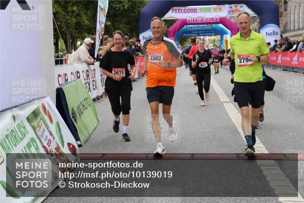 06.09.2026 - CURREX Alsterlauf Strokosch-Dieckow http://msf.ph/oto/10139019 06.09.2026 10:15:16 Ziel 2621, 2737, 2794, 2871, 2938, 3023, 3027, 3302, 3454, 3627, 4640, 4645, 5439, 5457, 5630, 5931, 5966, 6408 meine-sportfotos.de