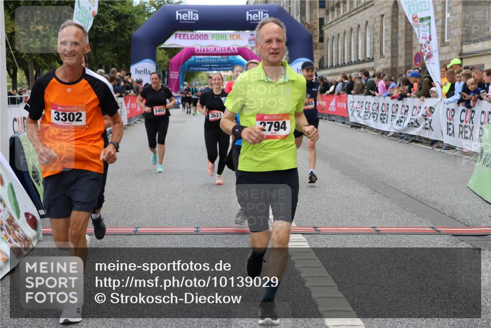 06.09.2026 - CURREX Alsterlauf Strokosch-Dieckow http://msf.ph/oto/10139029 06.09.2026 10:15:17 Ziel 2621, 2737, 2794, 2871, 2938, 3023, 3027, 3302, 3454, 3627, 4640, 4645, 5439, 5457, 5630, 5931, 5966, 6408 meine-sportfotos.de