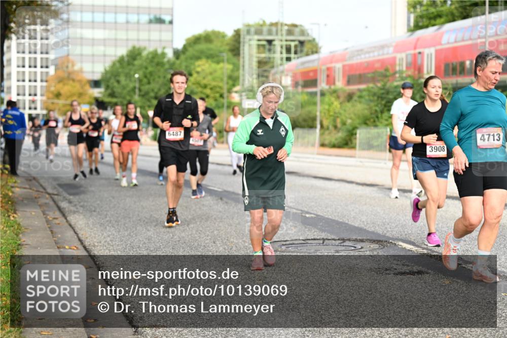 06.09.2026 - CURREX Alsterlauf Dr. Thomas Lammeyer http://msf.ph/oto/10139069 06.09.2026 10:05:51 Laufen 6487, 4507, 3908, 4713 meine-sportfotos.de