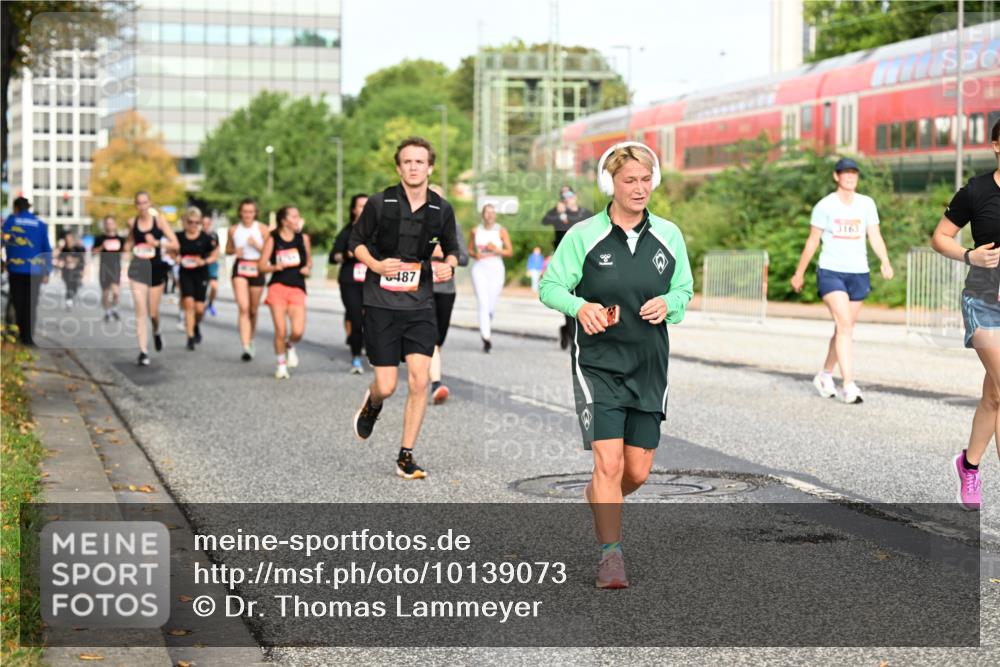 06.09.2026 - CURREX Alsterlauf Dr. Thomas Lammeyer http://msf.ph/oto/10139073 06.09.2026 10:05:51 Laufen 487, 3163 meine-sportfotos.de