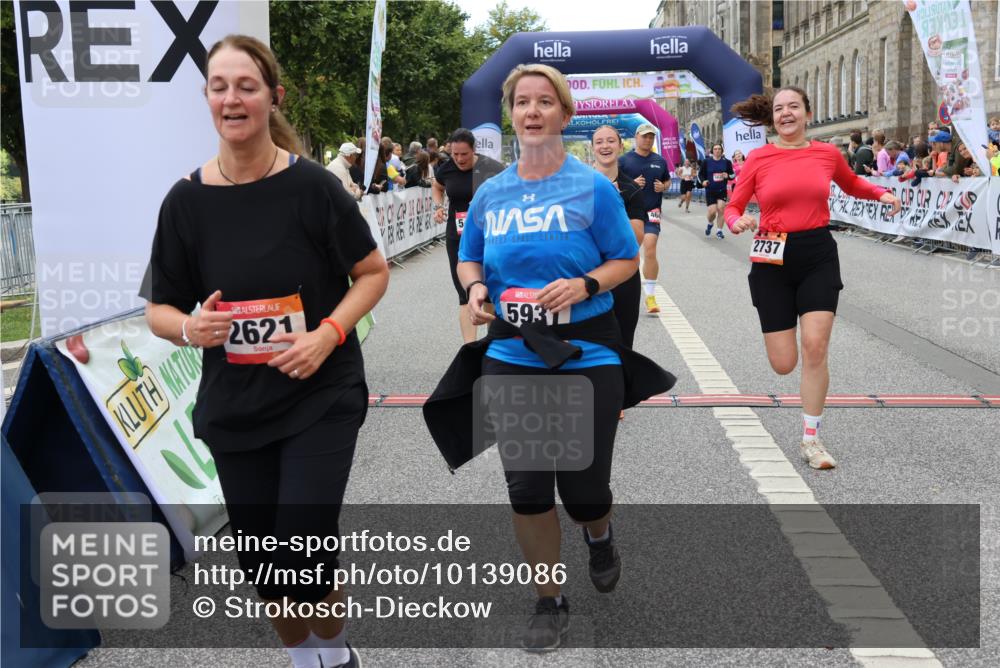 06.09.2026 - CURREX Alsterlauf Strokosch-Dieckow http://msf.ph/oto/10139086 06.09.2026 10:15:18 Ziel 2621, 2737, 2794, 2871, 2938, 3027, 3302, 3627, 4640, 4645, 5439, 5457, 5630, 5632, 5931, 5966, 6288, 6408 meine-sportfotos.de