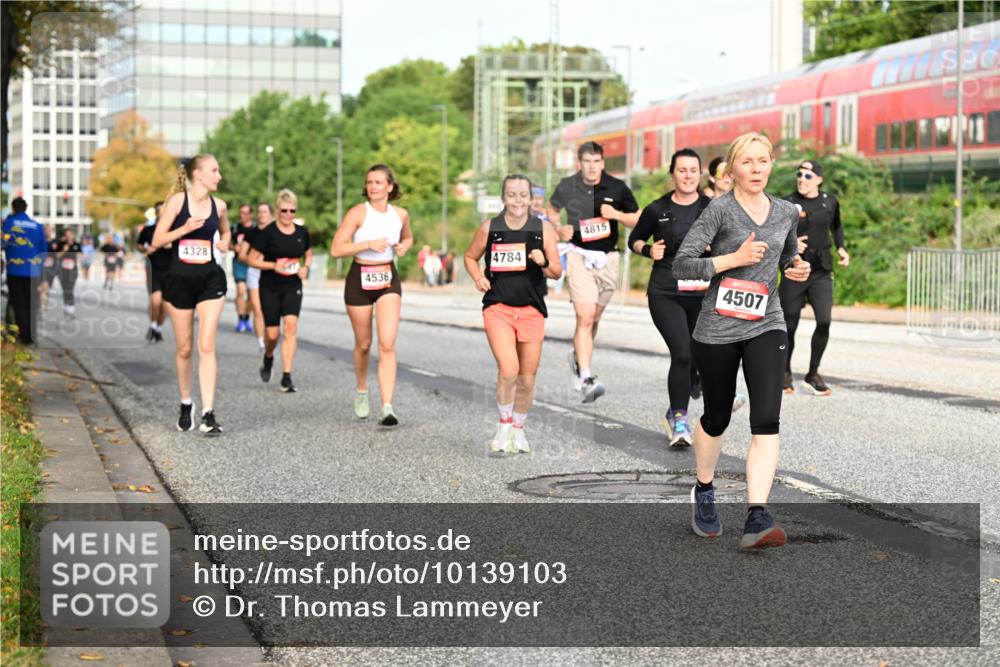 06.09.2026 - CURREX Alsterlauf Dr. Thomas Lammeyer http://msf.ph/oto/10139103 06.09.2026 10:05:54 Laufen 4328, 4536, 4784, 4815, 4507 meine-sportfotos.de