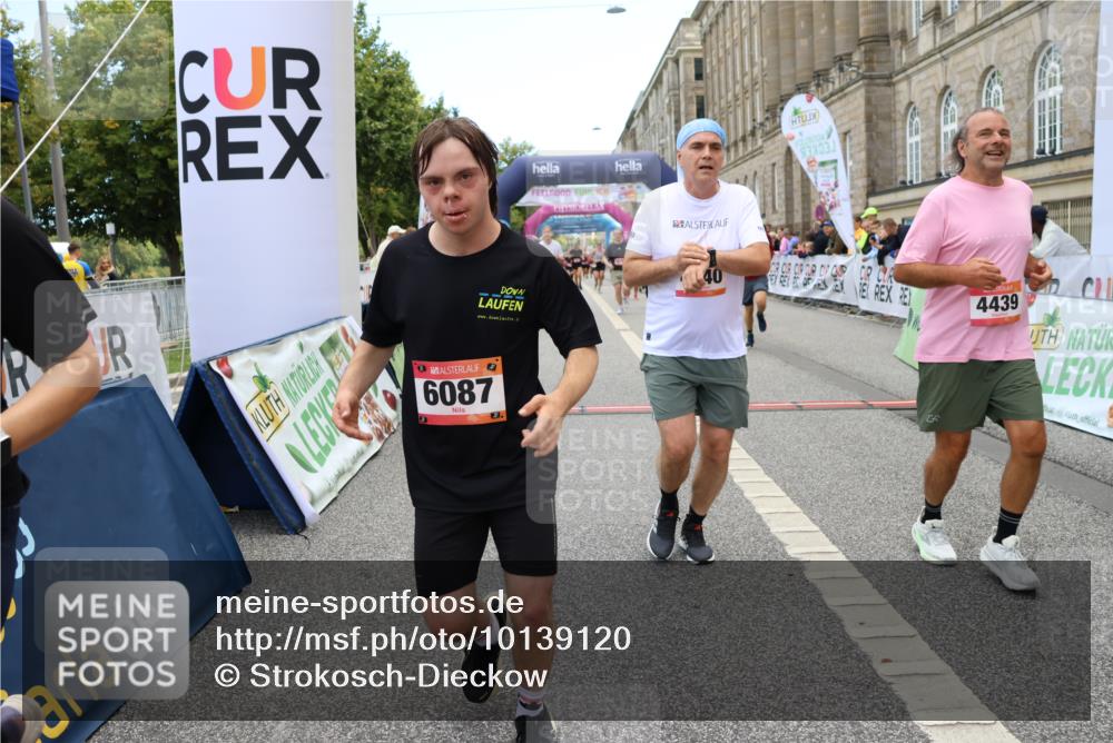 06.09.2026 - CURREX Alsterlauf Strokosch-Dieckow http://msf.ph/oto/10139120 06.09.2026 10:16:56 Ziel 2222, 3024, 3169, 3633, 4439, 4440, 4477, 4523, 4592, 4750, 4756, 5875, 6025, 6087, 8102, 8235, 8295 meine-sportfotos.de