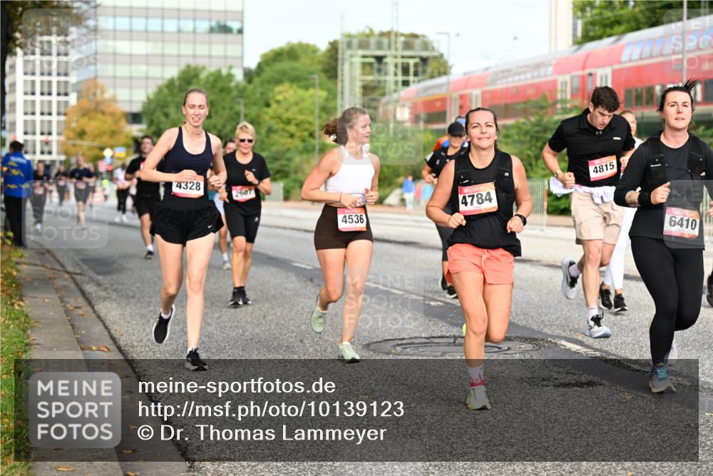 06.09.2026 - CURREX Alsterlauf Dr. Thomas Lammeyer http://msf.ph/oto/10139123 06.09.2026 10:05:56 Laufen 4328, 2607, 4815, 4536, 4784, 6410 meine-sportfotos.de