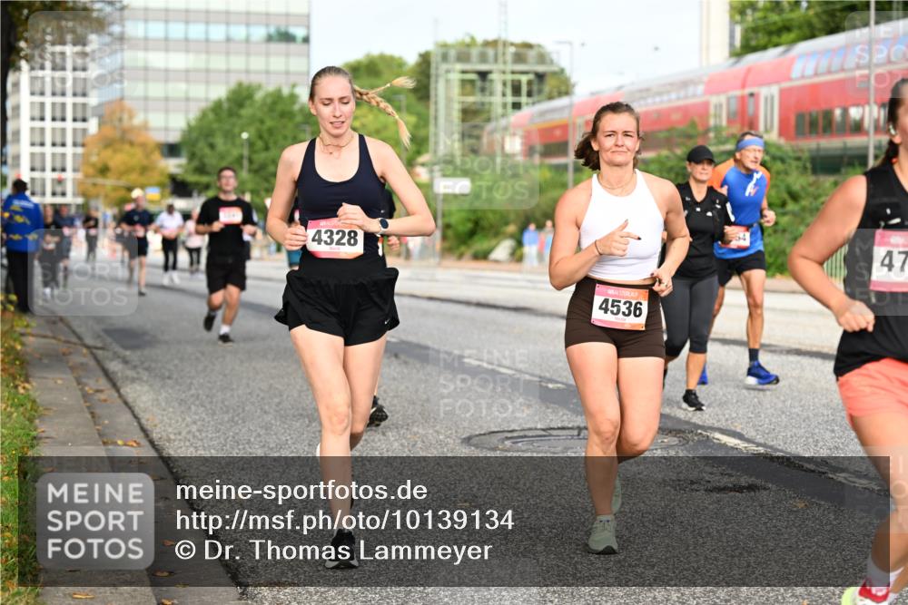 06.09.2026 - CURREX Alsterlauf Dr. Thomas Lammeyer http://msf.ph/oto/10139134 06.09.2026 10:05:57 Laufen 4328, 4536, 47 meine-sportfotos.de