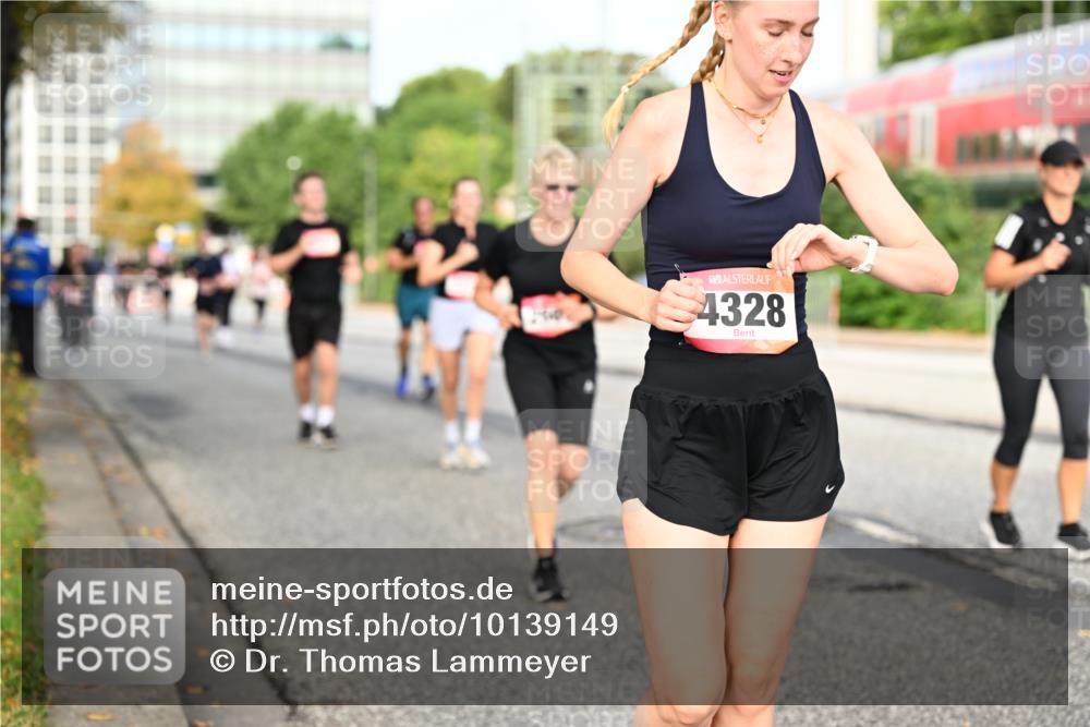 06.09.2026 - CURREX Alsterlauf Dr. Thomas Lammeyer http://msf.ph/oto/10139149 06.09.2026 10:05:58 Laufen 4328 meine-sportfotos.de