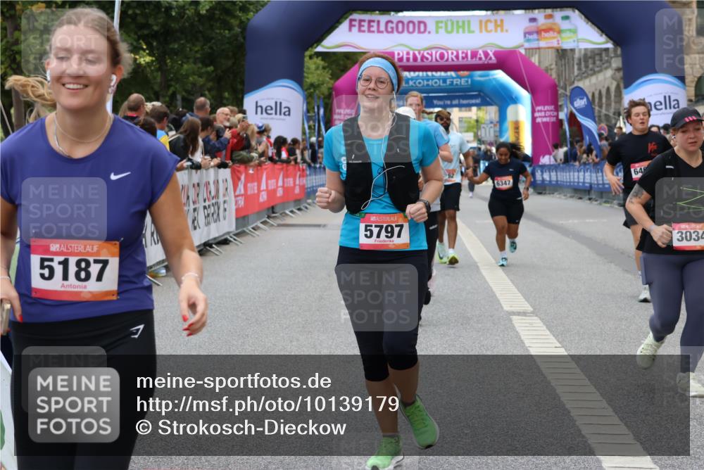 06.09.2026 - CURREX Alsterlauf Strokosch-Dieckow http://msf.ph/oto/10139179 06.09.2026 10:15:29 Ziel 2503, 2690, 3188, 3456, 3834, 4085, 4354, 4392, 5187, 5632, 5762, 5797, 6205, 6288, 6347, 6461 meine-sportfotos.de