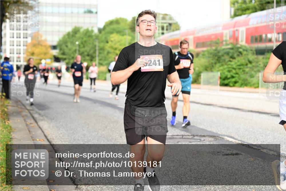 06.09.2026 - CURREX Alsterlauf Dr. Thomas Lammeyer http://msf.ph/oto/10139181 06.09.2026 10:06:02 Laufen 241 meine-sportfotos.de