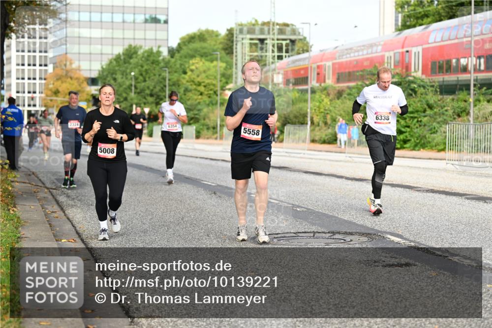 06.09.2026 - CURREX Alsterlauf Dr. Thomas Lammeyer http://msf.ph/oto/10139221 06.09.2026 10:06:07 Laufen 2324, 5008, 6354, 5558, 6338 meine-sportfotos.de