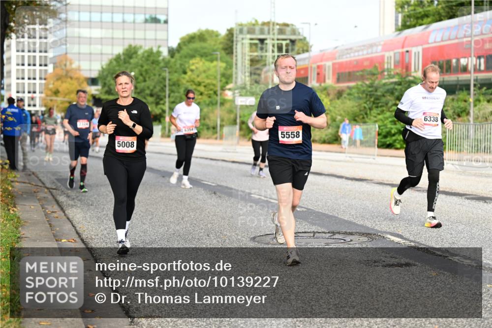 06.09.2026 - CURREX Alsterlauf Dr. Thomas Lammeyer http://msf.ph/oto/10139227 06.09.2026 10:06:07 Laufen 2324, 5008, 6354, 5558, 6338 meine-sportfotos.de