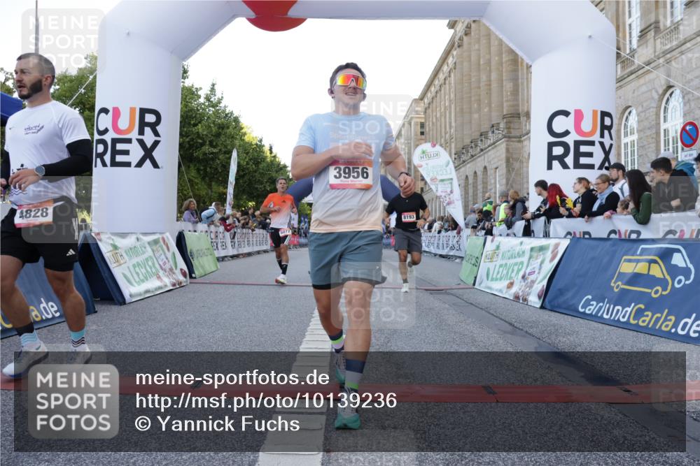 06.09.2026 - CURREX Alsterlauf Yannick Fuchs http://msf.ph/oto/10139236 06.09.2026 09:45:53 Ziel 2054, 3956, 4341, 4721, 4828, 5123, 6072, 6113, 6186, 8193 meine-sportfotos.de