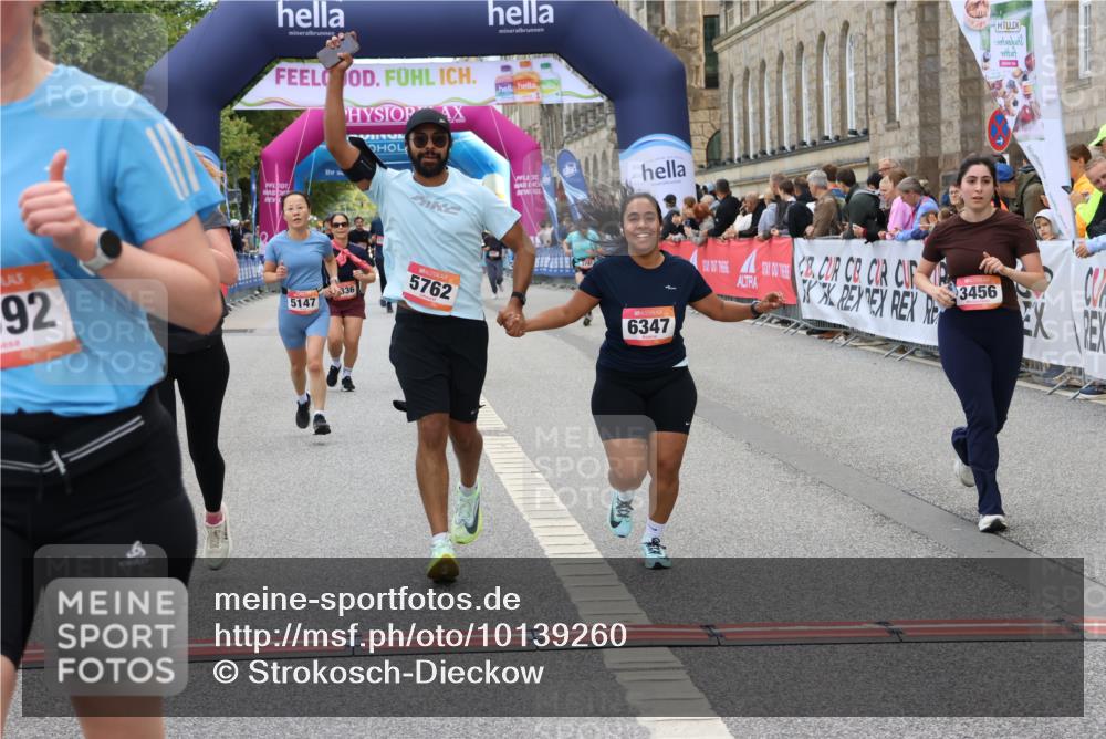 06.09.2026 - CURREX Alsterlauf Strokosch-Dieckow http://msf.ph/oto/10139260 06.09.2026 10:15:33 Ziel 2503, 2690, 3188, 3456, 3834, 4085, 4354, 4392, 5147, 5187, 5762, 5797, 6189, 6336, 6347, 6461 meine-sportfotos.de