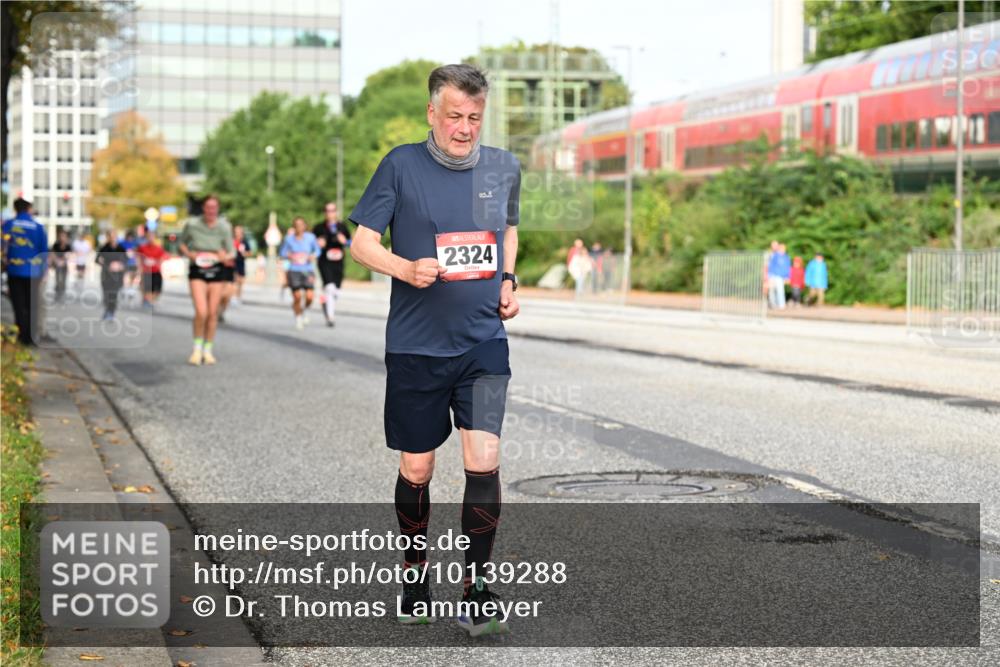 06.09.2026 - CURREX Alsterlauf Dr. Thomas Lammeyer http://msf.ph/oto/10139288 06.09.2026 10:06:13 Laufen 2324 meine-sportfotos.de
