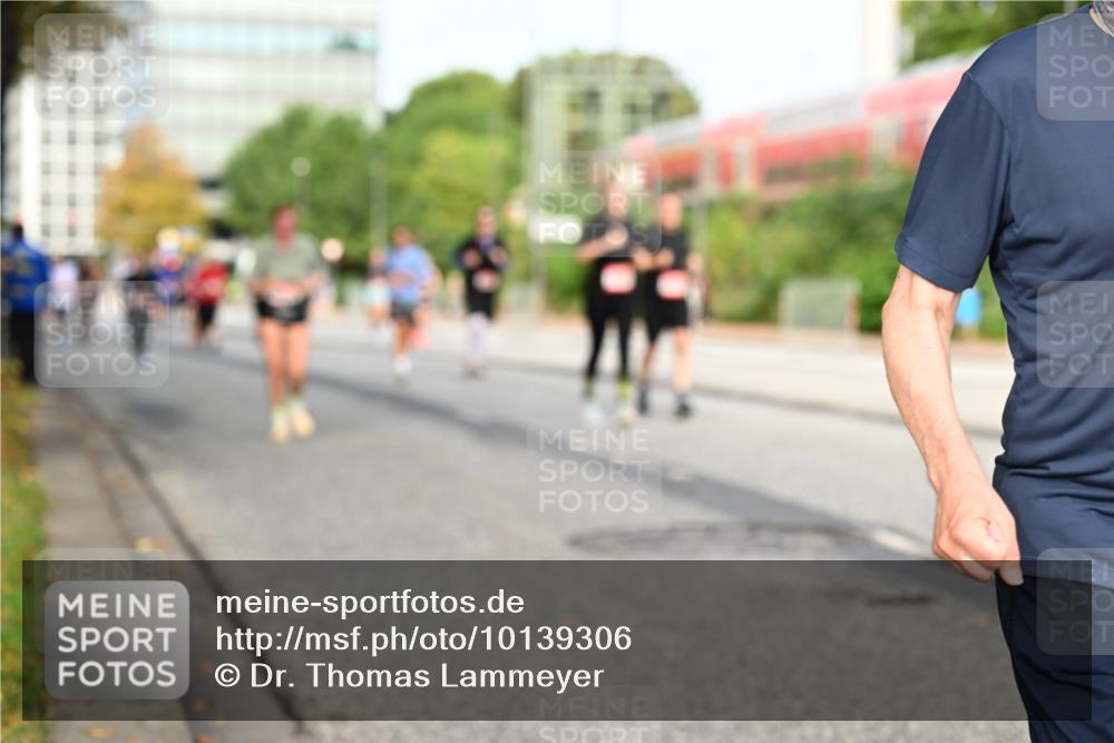 06.09.2026 - CURREX Alsterlauf Dr. Thomas Lammeyer http://msf.ph/oto/10139306 06.09.2026 10:06:15 Laufen  meine-sportfotos.de